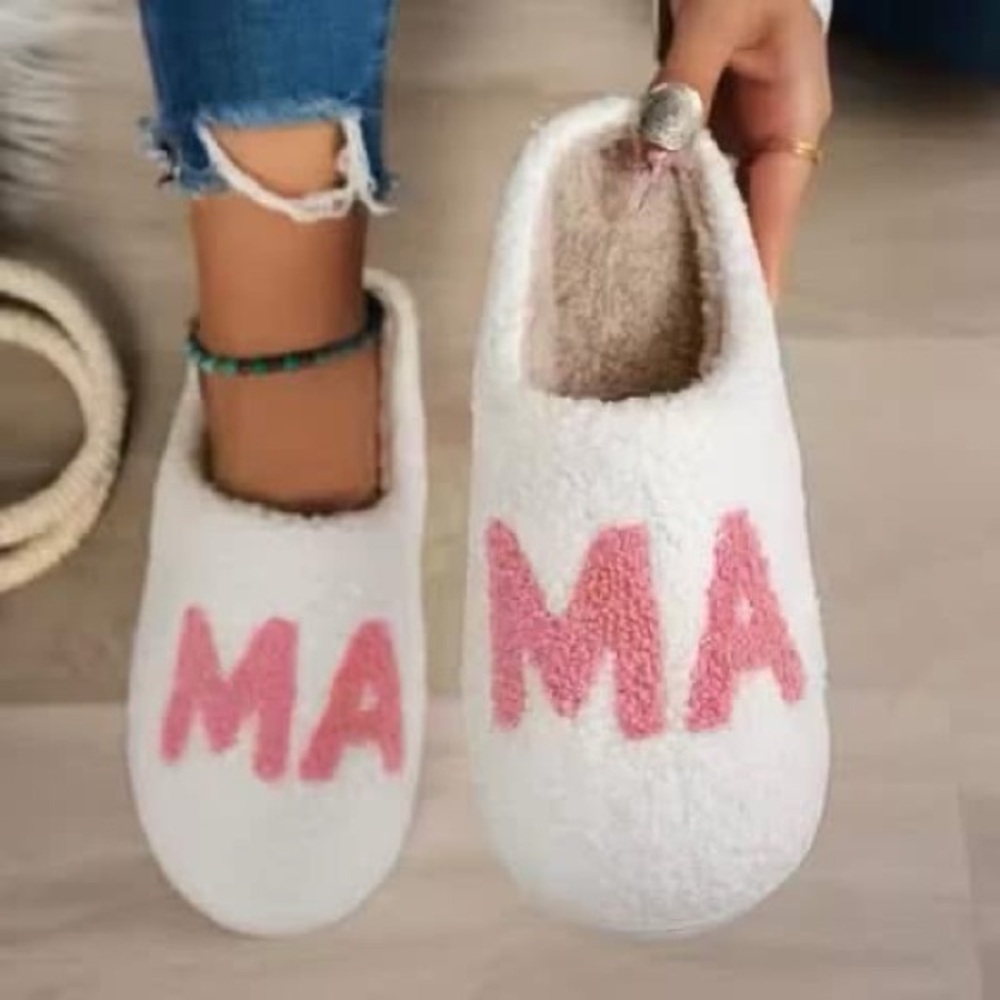 White and Pink 'MAMA' Slippers